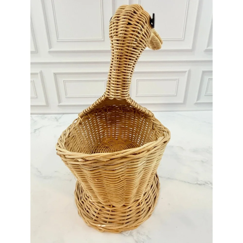 Vintage Woven Wicker Reed Duck Basket 10x8x5
